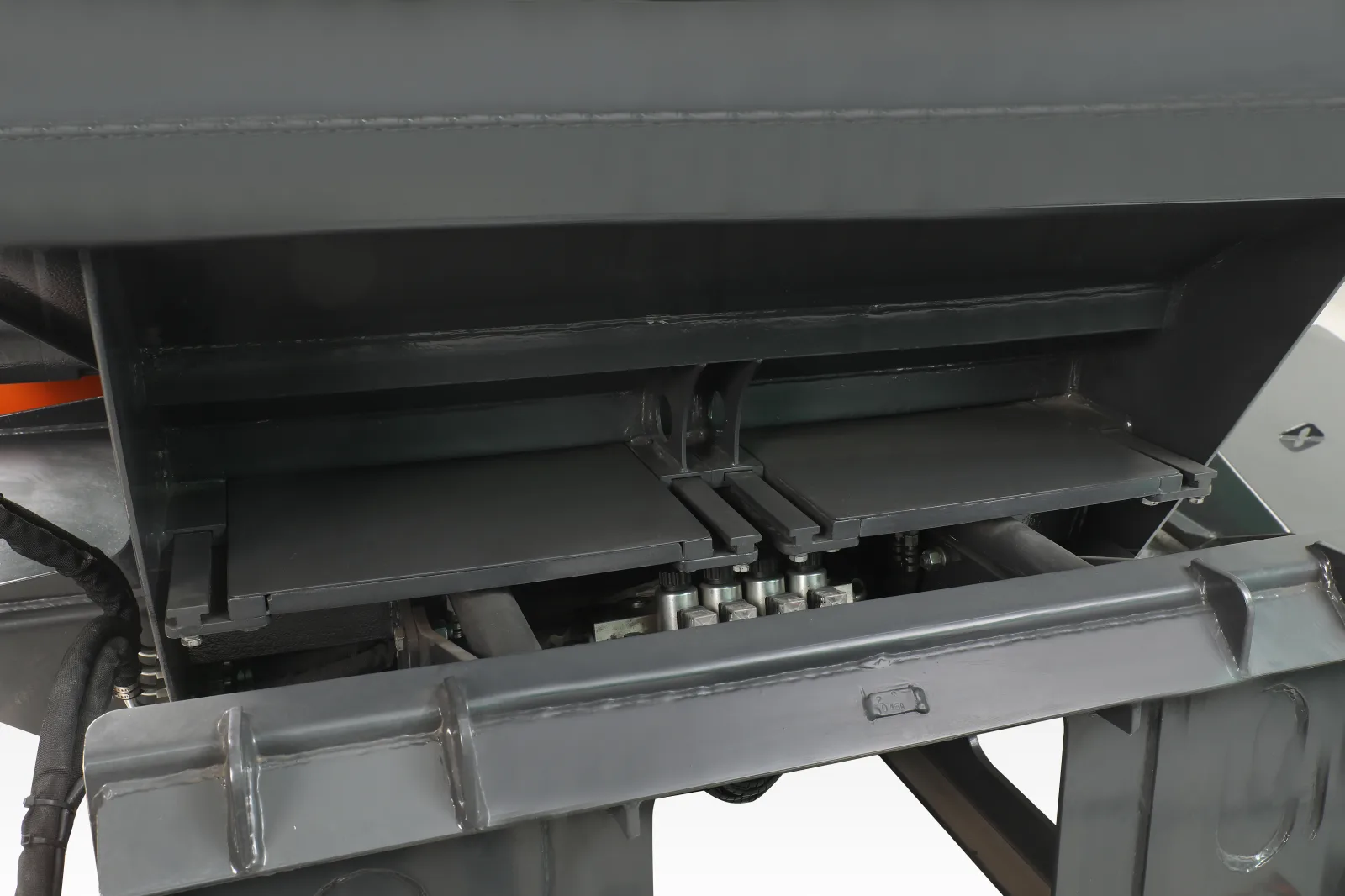 0222 Asphalt Paver — HCN engineering attachment
