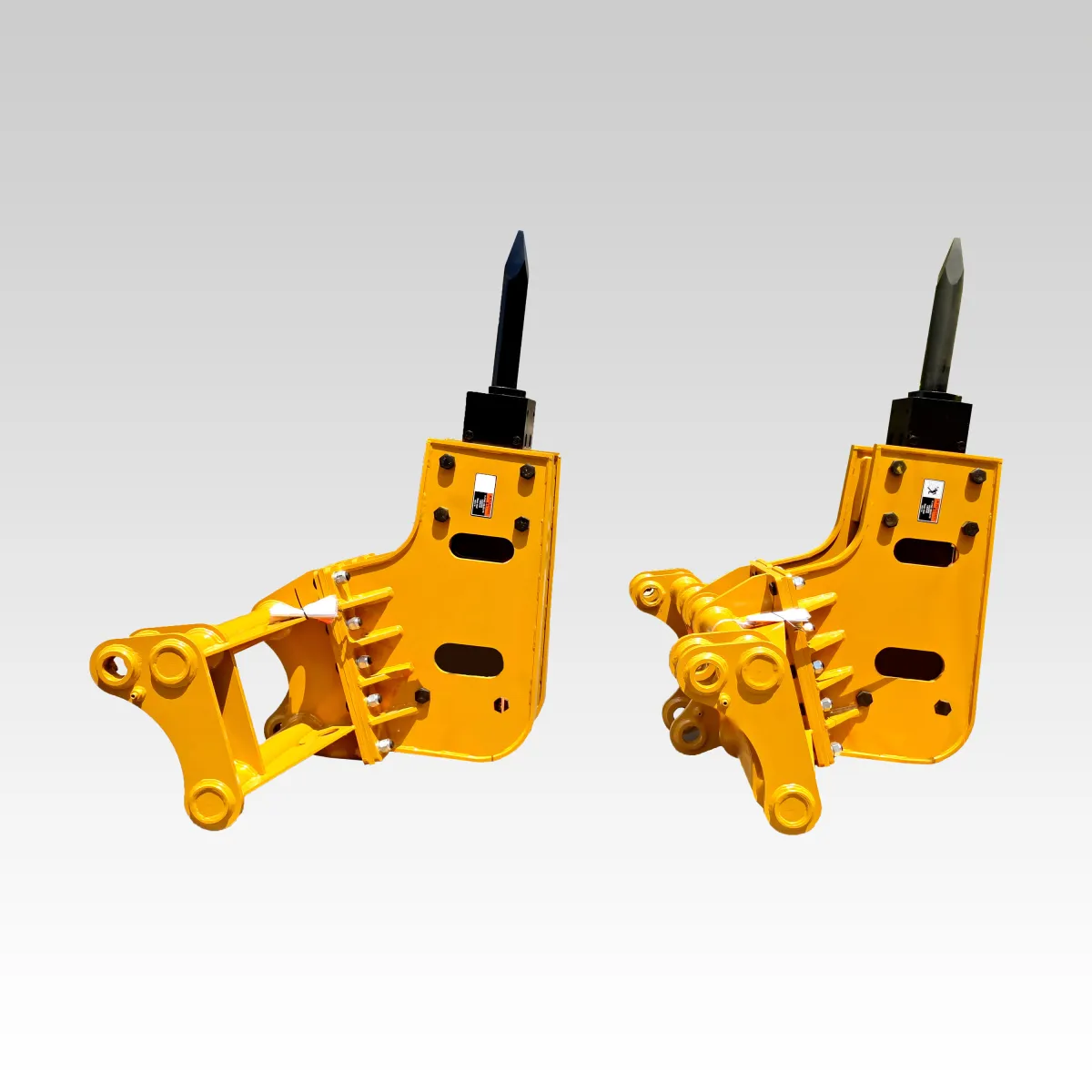 BM16 hydraulic breaker tool and housing detail