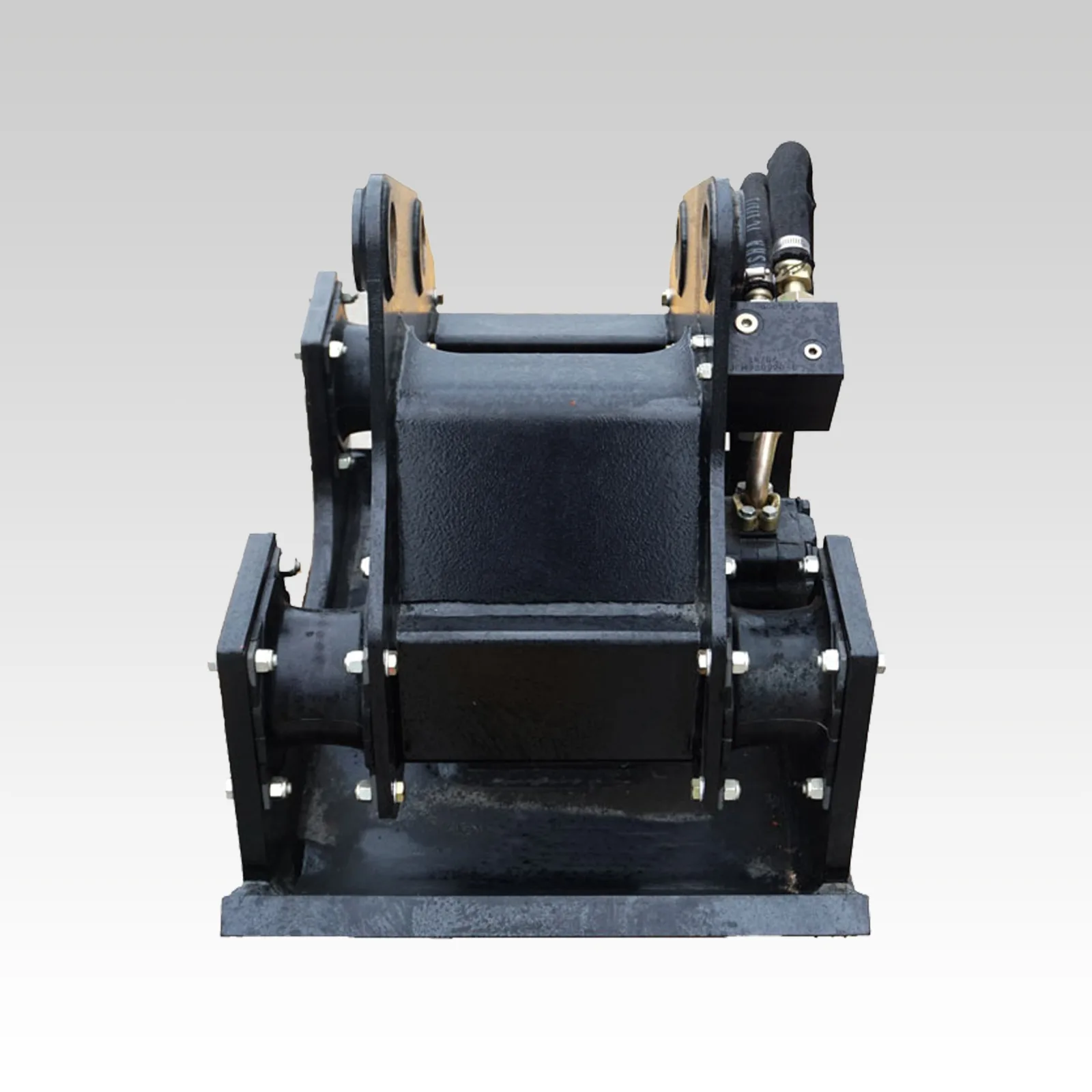 HN31 hydraulic plate compactor housing and wear plate detail